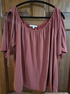 Green Envelope Women's Mauve Off-Shoulder Tie Sleeve Top